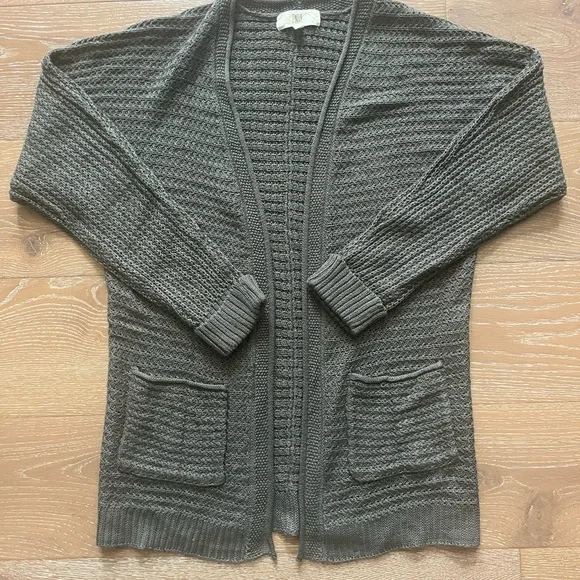 Pinque Analeigh Two Pocket Textured Cardigan - Picture 7 of 12